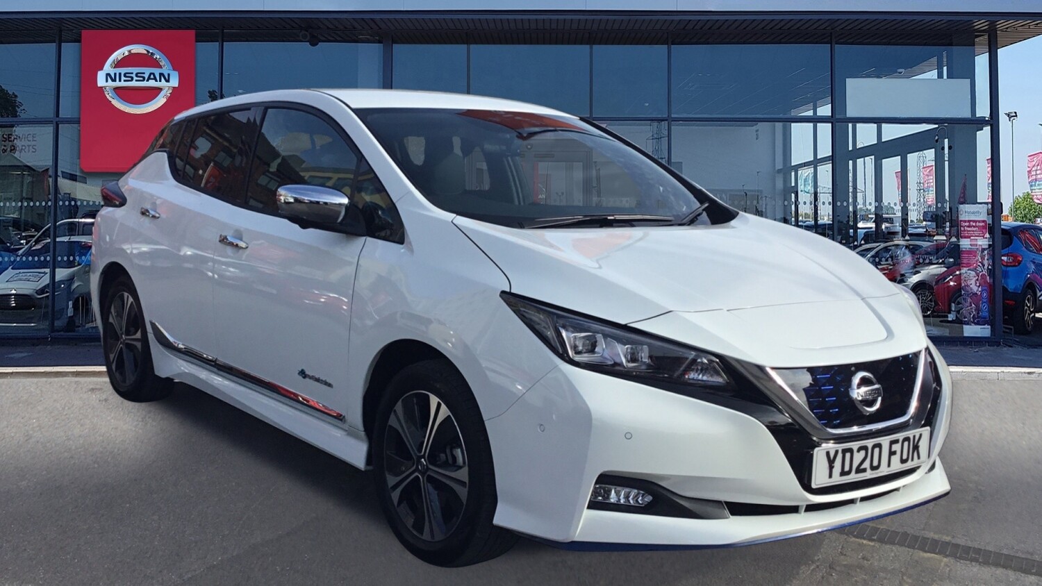 Used Nissan Leaf Kw E Tekna Kwh Dr Auto Electric Hatchback For Sale Bristol Street Motors